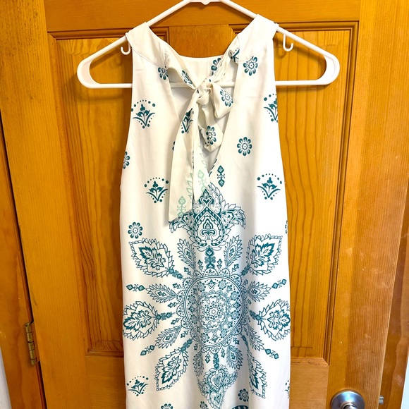 Like new Lulu’s high neck dress - Picture 2 of 3